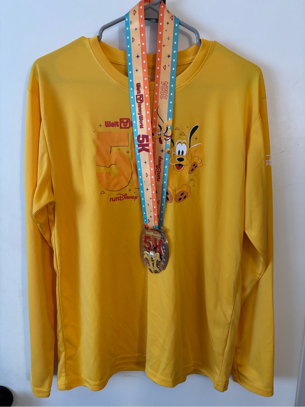 runDisney 2024 5K Pluto Yellow Long Sleeve Shirt and Medal Marathon Weekend Sz M